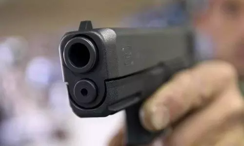 ఉత్తరప్రదేశ్ లో దారుణం.. పూజారిపై కాల్పులు ఉత్తరప్రదేశ్ లో దారుణం.. పూజారిపై కాల్పులు