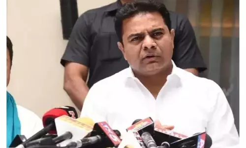 వరద ప్రాంతాల్లో 80 వేల మందికి ఉచిత భోజనం: కేటీఆర్‌