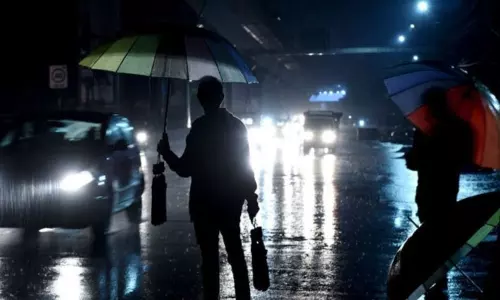 తెలంగాణలో మరో మూడు రోజులు ముసురే..