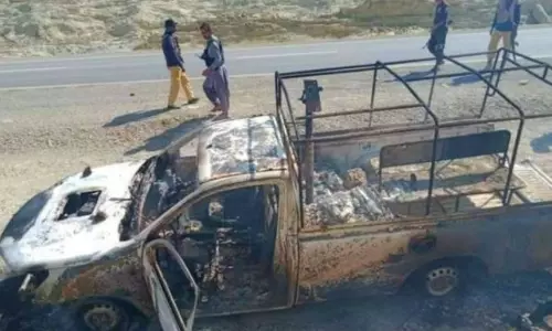 ఆర్మీ కాన్వాయ్‌పై దాడులు, 20 మంది సైనికుల మృతి