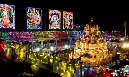 విజయవాడ ఇంద్రకీలాద్రిపై దసరా ఉత్సవాలు! విజయవాడ ఇంద్రకీలాద్రిపై దసరా ఉత్సవాలు!