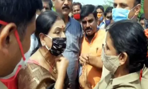 పెబ్బేరులో ఉద్రిక్తం.. డీకే అరుణ అరెస్ట్‌