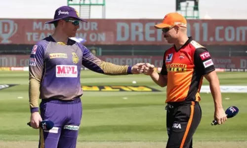 IPL 2020 SRH vs KKR: టాస్ గెలిచి బౌలింగ్ ఎంచుకున్న వార్నర్!