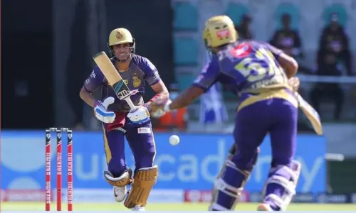 IPL 2020 SRH vs KKR: తడబడ్డ కలకత్తా .. హైదరాబాద్ విజయ లక్ష్యం 164 IPL 2020 SRH vs KKR: తడబడ్డ కలకత్తా .. హైదరాబాద్ విజయ లక్ష్యం 164