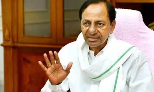 హైద‌రాబాద్ ప్ర‌జ‌ల‌కు రూ. 550 కోట్లు ఆర్థిక సాయం : సీఎం కేసీఆర్