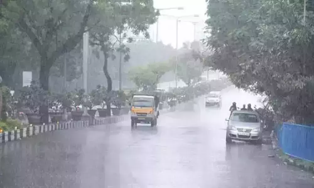 వానాకాలం వెళ్లిపోయినా..వదలని వర్షాలు..ఎందుకలా?