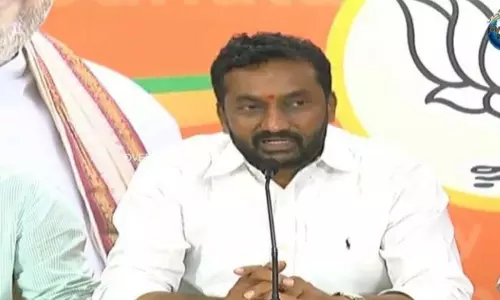 దుబ్బాకలో మంత్రి ఎందుకు భయపడుతున్నారు : బీజేపీ అభ్యర్థి రఘునందన్‌ రావు