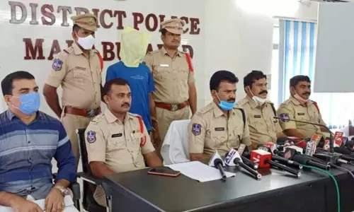 దీక్షిత్‌ హత్య కేసులో నిందితుడిని మీడియా ఎదుట ప్రవేశపెట్టిన పోలీసులు