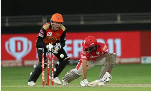 IPL 2020: తడబడిన పంజాబ్..హైదరాబాద్ లక్ష్యం 127 IPL 2020: తడబడిన పంజాబ్..హైదరాబాద్ లక్ష్యం 127