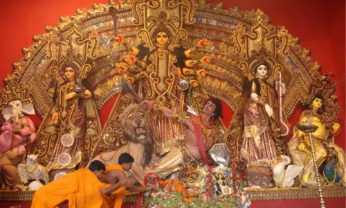 తెలుగు రాష్ట్రాల్లో దసరా పండుగ శోభ!