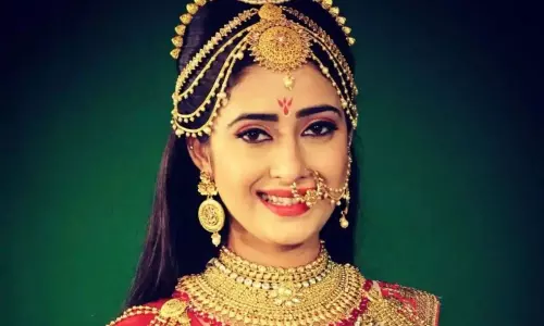 బాలీవుడ్ లో డ్రగ్స్ కేసు కలకలం.. రెడ్ హ్యాండెడ్ గా పట్టుబడిన..