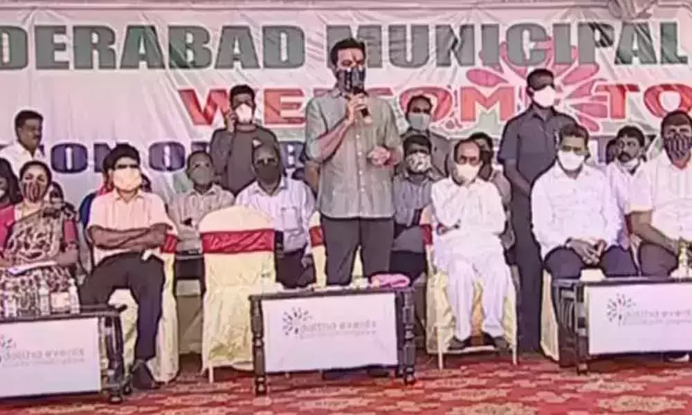 ఇల్లు నేనే కట్టిస్తా.. పెళ్లి నేనే చేస్తా అని అన్నది సీఎం కేసీఆర్ మాత్రమే : మంత్రి కేటీఆర్ ఇల్లు నేనే కట్టిస్తా.. పెళ్లి నేనే చేస్తా అని అన్నది సీఎం కేసీఆర్ మాత్రమే : మంత్రి కేటీఆర్