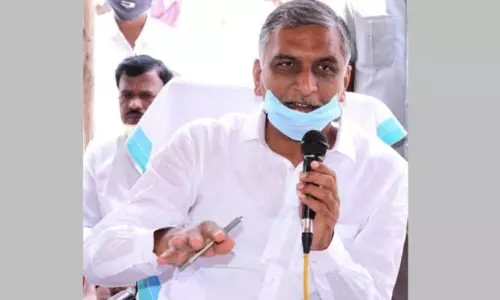 ఉత్తమ్ కుమార్ రెడ్డిపై మంత్రి హరీష్ ఫైర్