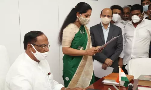 ఎమ్మెల్సీగా ప్రమాణ స్వీకారం చేసిన కల్వకుంట్ల కవిత ఎమ్మెల్సీగా ప్రమాణ స్వీకారం చేసిన కల్వకుంట్ల కవిత