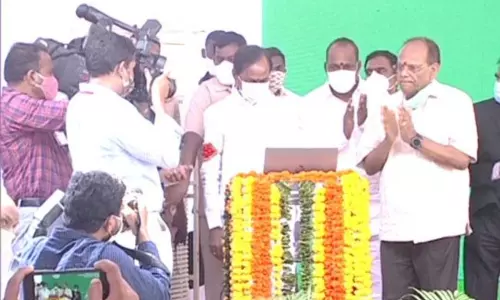 ధరణిపోర్టల్‌ దేశానికే ట్రెండ్‌ సెట్టర్‌ : సీఎం కేసీఆర్