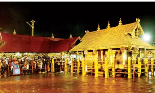 రోజుకు వెయ్యి మంది భక్తులకే అయ్యప్ప దర్శనం..కేరళ ముఖ్యమంత్రి పినరాయి విజయన్