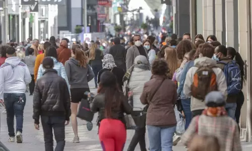 యూరప్, అమెరికాకు కోవిడ్‌ దడ.. విజృంభిస్తున్న కరోనా సెకండ్‌ వేవ్‌