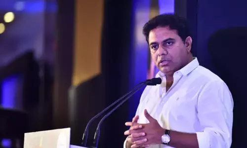 దుబ్బాకలో గెలుపు కోసం బీజేపీ కుట్రలు చేస్తోంది : కేటీఆర్‌