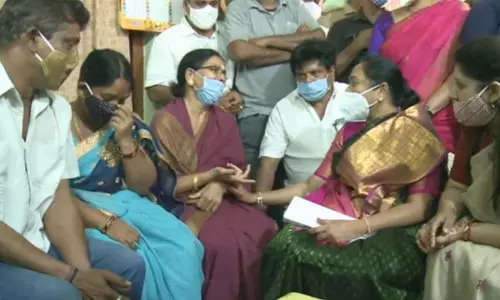 క్షుద్ర పూజలు కేసును డైవర్ట్ చేయడానికే.. : హోంమంత్రి సుచరిత