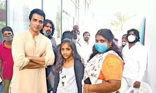 చిన్నారికి హార్ట్‌ సర్జరీ చేయించిన సోనూసుద్‌!