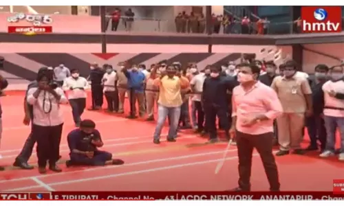 ఆటలాడిన మంత్రులు-వీడియో