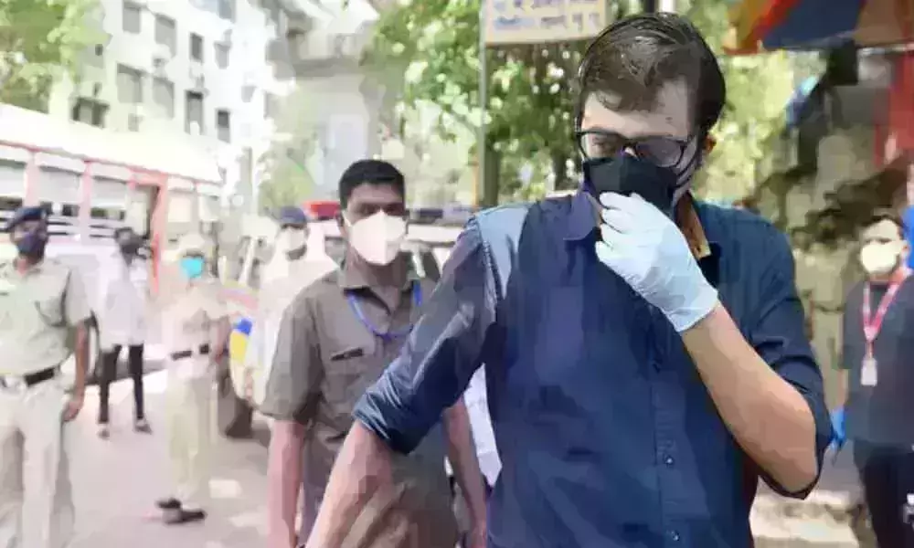 Arnab Goswamis Arrest: అర్నబ్ అరెస్ట్ వ్యవహారంపై పేలుతోన్న మాటల తూటాలు