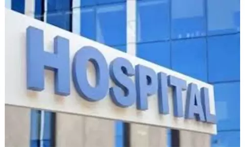 నిజామాబాద్ డిచ్ పల్లి ఆసుపత్రిలో కాసుల కక్కుర్తి.. సామాన్యులను జలగల్లా పీల్చేస్తున్న సిబ్బంది!!