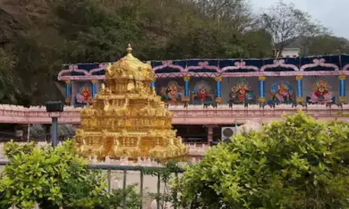 విజయవాడ ఇంద్రకీలాద్రిపై కూలిన గోడ