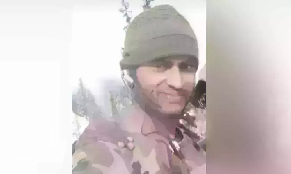 అమర జవాన్‌కు నివాళి