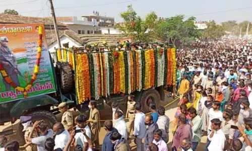 వీర జవాన్‌ మహేశ్‌ అంత్యక్రియలు పూర్తి