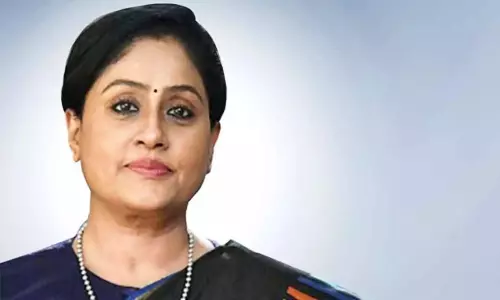 ఆ సానుభూతి టీఆర్‌ఎస్‌కు ఎందుకు లభించలేదో చెప్పాలి -విజయశాంతి