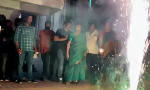 అందుకే అమ్మ వెనుక దాకున్నా : వర్మ