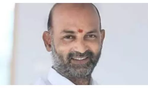 Bandi Sanjay: ఎన్నికల కమిషన్పై బండి సంజయ్ ఫైర్ Bandi Sanjay: ఎన్నికల కమిషన్పై బండి సంజయ్ ఫైర్