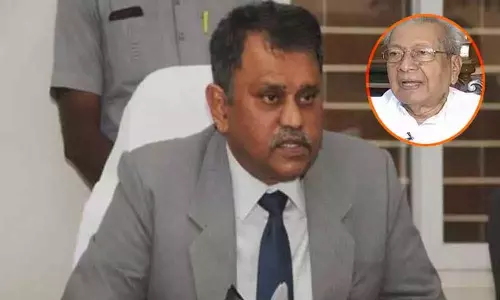 గవర్నర్‌ను కలిసిన ఎస్‌ఈసీ నిమ్మగడ్డ రమేష్