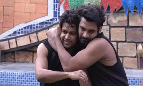 బిగ్ బాస్ : హౌస్మేట్స్ అందరినీ కలిపిన తల్లి ప్రేమ బిగ్ బాస్ : హౌస్మేట్స్ అందరినీ కలిపిన తల్లి ప్రేమ