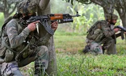 జమ్మూకశ్మీర్‌లో ఎదురుకాల్పులు.. నలుగురు ఉగ్రవాదులు హతం