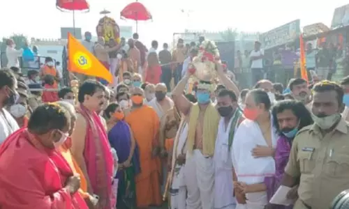 Tungabhadra pushkaralu started at Mantralyam