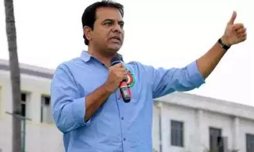 నేటి నుంచి నగరంలో కేటీఆర్ రోడ్షో.. 2016 ఎన్నికల రూట్లోనే వెళ్తోన్న కేటీఆర్ నేటి నుంచి నగరంలో కేటీఆర్ రోడ్షో.. 2016 ఎన్నికల రూట్లోనే వెళ్తోన్న కేటీఆర్