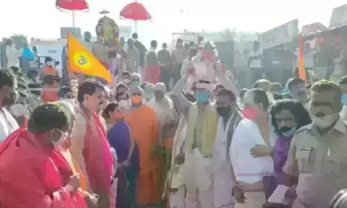 కోలాహలంగా తుంగభద్ర పుష్కరాలు