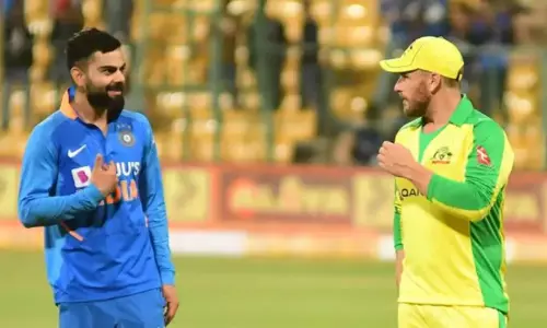 Ind vs Aus : హాట్ కేకుల్లా అమ్ముడుపోయిన టికెట్లు! Ind vs Aus : హాట్ కేకుల్లా అమ్ముడుపోయిన టికెట్లు!