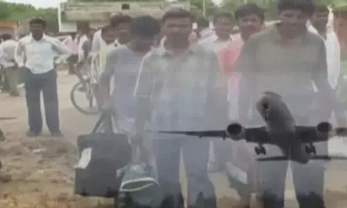 ఉపాధి వేటలో.. కటకటాల పాలు..కరోనాతో రోడ్డున పడ్డ గల్ప్ కార్మికులు ఉపాధి వేటలో.. కటకటాల పాలు..కరోనాతో రోడ్డున పడ్డ గల్ప్ కార్మికులు