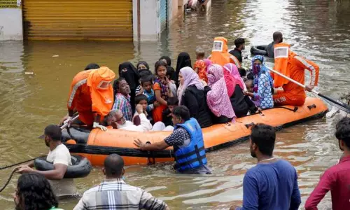గ్రేటర్లో వరదసాయంపై హైకోర్టులో నేడు విచారణ గ్రేటర్లో వరదసాయంపై హైకోర్టులో నేడు విచారణ