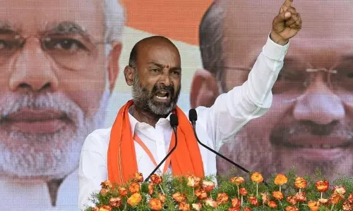 పాతబస్తీపై బీజేపీ అధ్యక్షుడు బండి సంజయ్ సంచలన వ్యాఖ్యలు