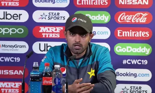 పాకిస్థాన్ క్రికెట్ కెప్టెన్ పై మహిళ లైంగిక ఆరోపణలు! పాకిస్థాన్ క్రికెట్ కెప్టెన్ పై మహిళ లైంగిక ఆరోపణలు!