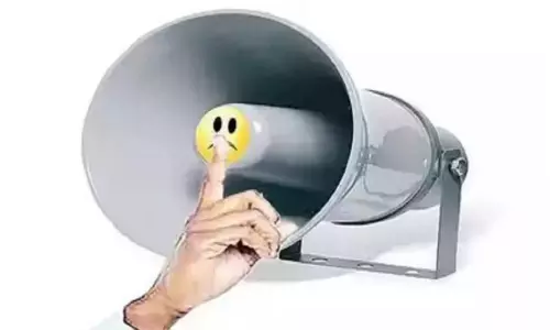 మూగబోయిన మైకులు