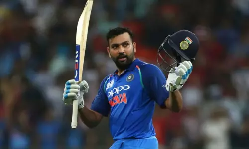 భారత్ ఓటమి.. ట్రెండింగ్ లో రోహిత్ శర్మ!