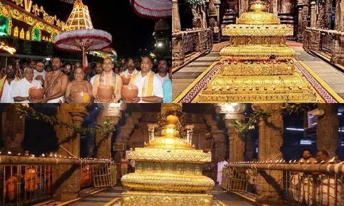 తిరుమలలో ఘనంగా కార్తీక దీపోత్సవం తిరుమలలో ఘనంగా కార్తీక దీపోత్సవం