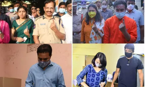 జీహెచ్ఎంసీలో మందకొడిగా పోలింగ్.. ఓటుహక్కు వినియోగించుకోవాలని చైతన్య పరుస్తోన్న ప్రముఖులు