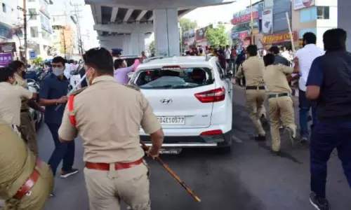 మంత్రి పువ్వాడ అజయ్‌ వాహనంపై దాడి