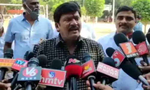 ఓటు వేయకపోవడం పెద్ద నేరం : రాజేంద్రప్రసాద్ ఓటు వేయకపోవడం పెద్ద నేరం : రాజేంద్రప్రసాద్